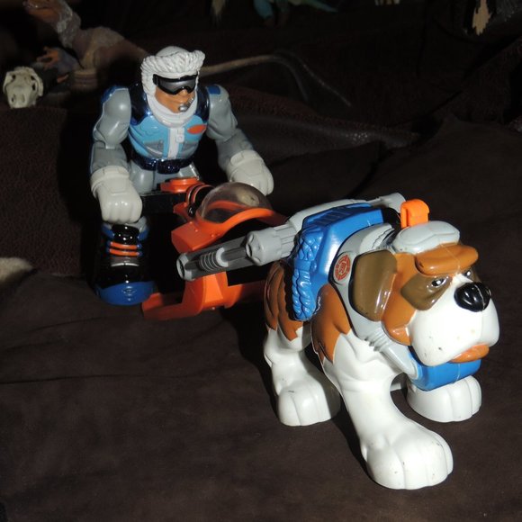 Rescue Heroes Bundle: Action & Animal Figurines, Accessories & Response Vehicles - Picture 14 of 16